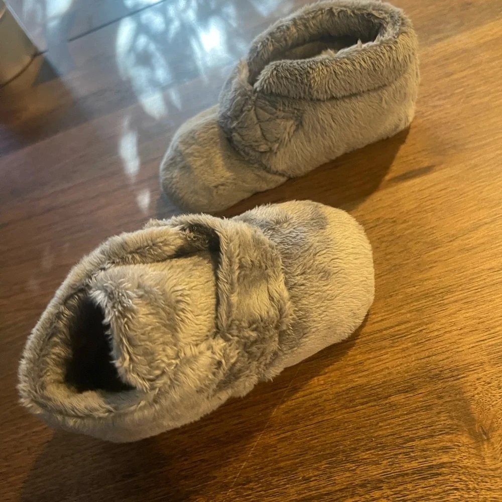 Baby Ugg Slippers Size 4/5